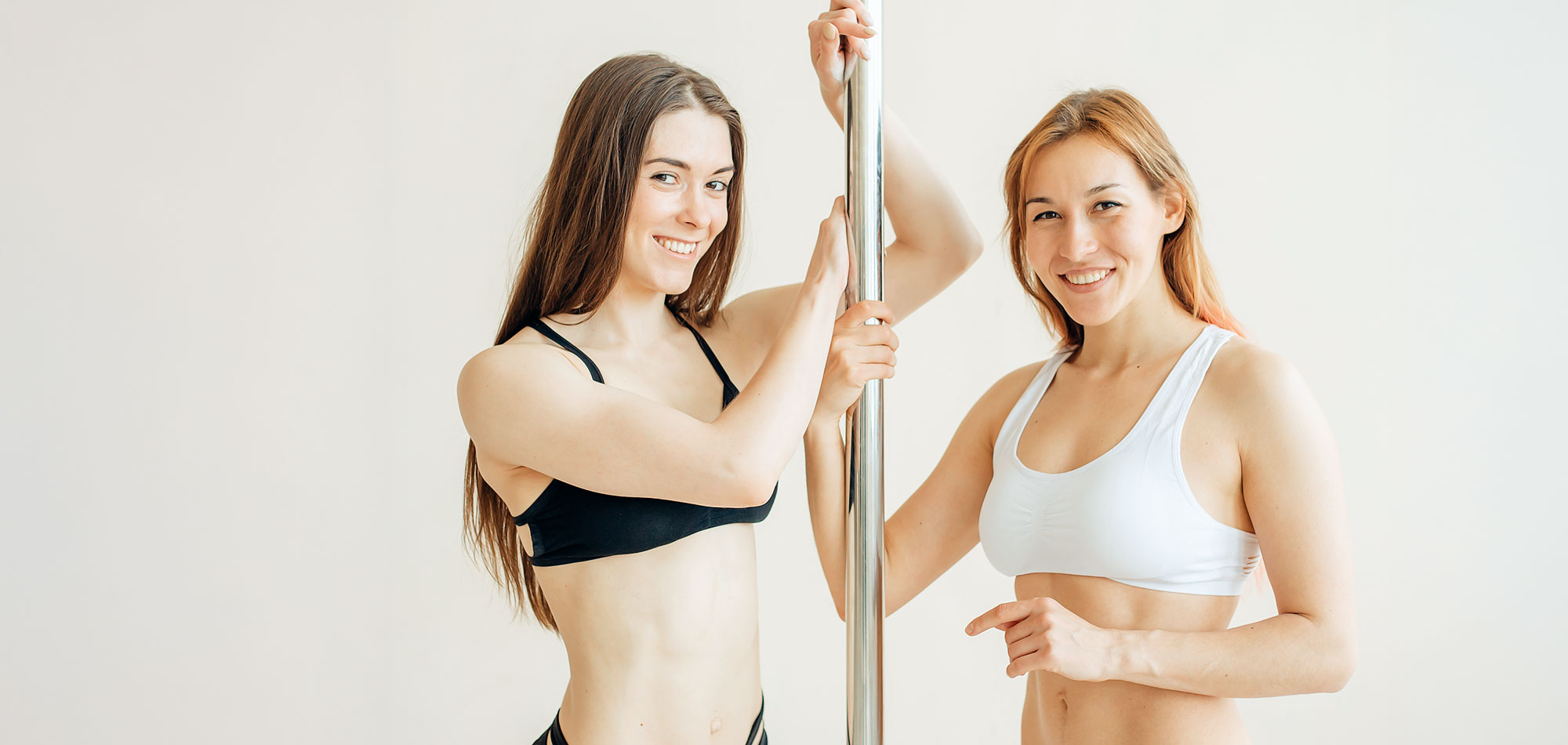 JGA Pole Dance Kurs in Frankfurt / Hen party pole dance class in Frankfurt