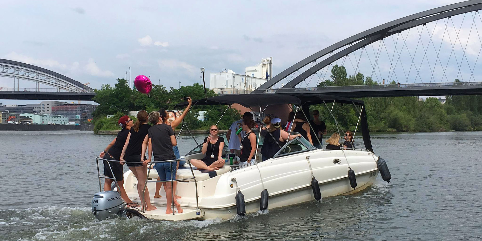 Partyboot [Deluxe] in Frankfurt / Party boat [deluxe] in Frankfurt