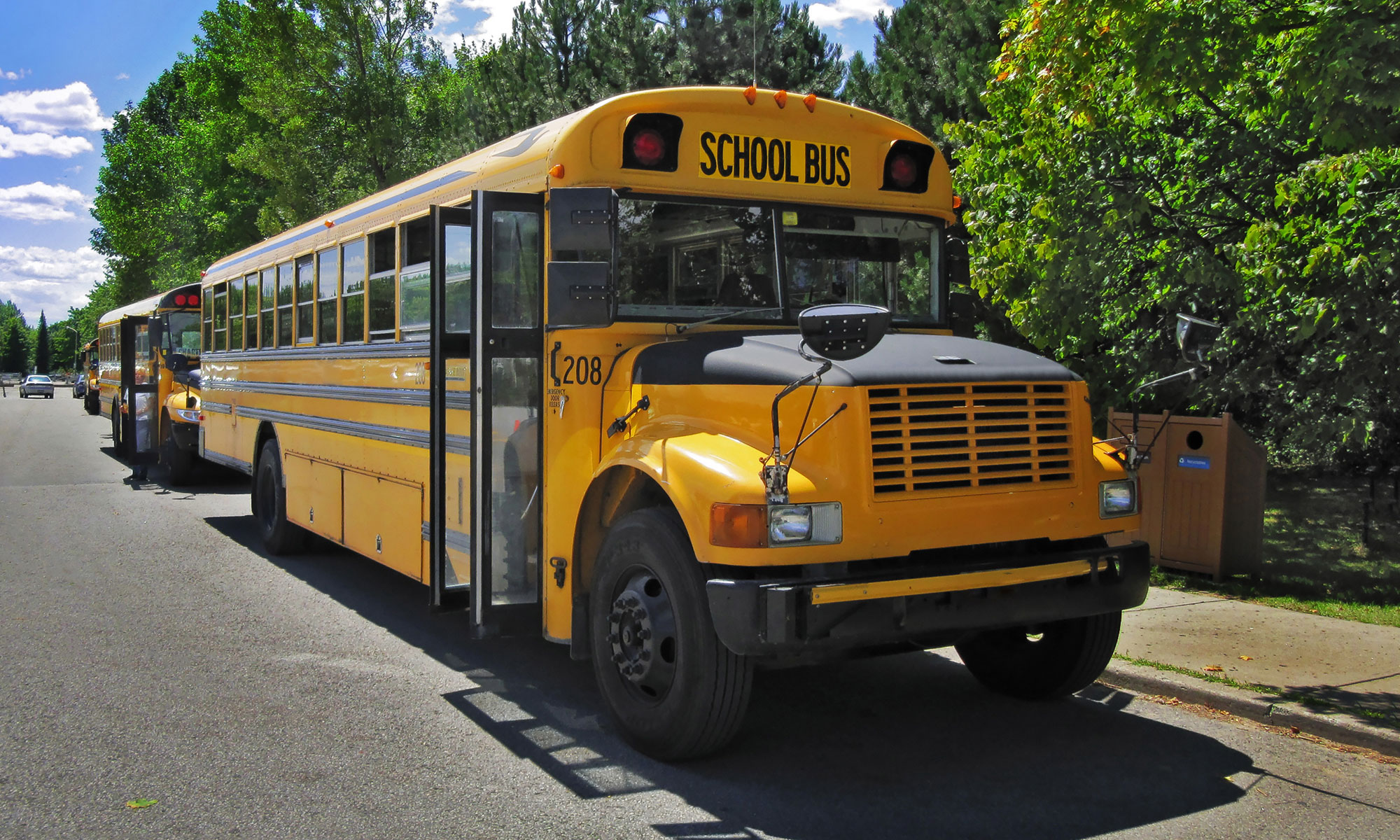 Amerikanischer Schulbus in Frankfurt / American school bus in Frankfurt