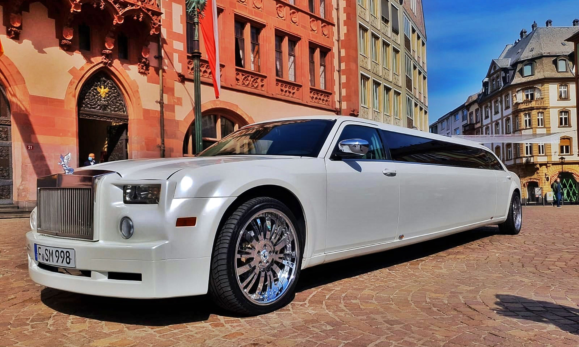 Chrysler Phantom Stretchlimo in Frankfurt / Chrysler Phantom stretch limousine in Frankfurt