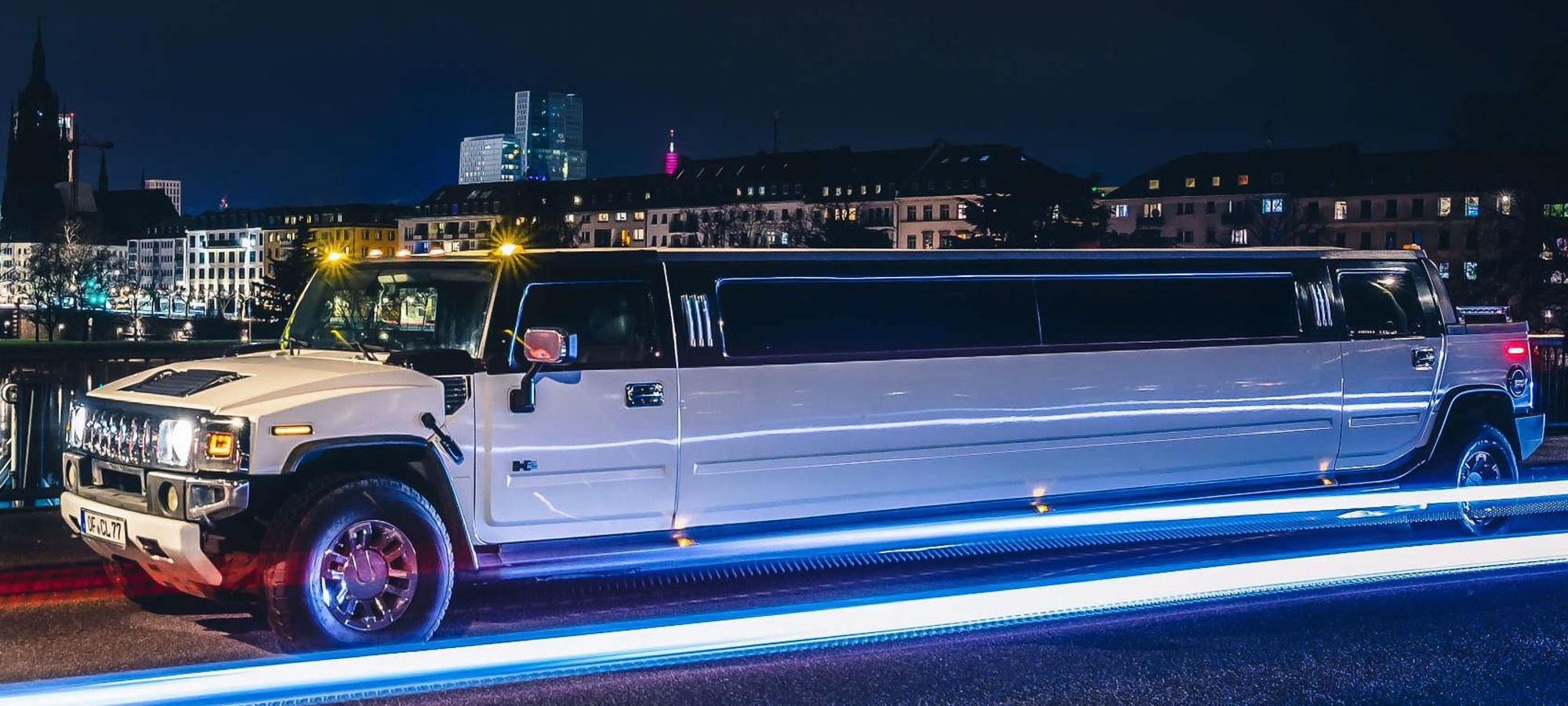 Hummer H2 SUT Stretchlimo in Frankfurt / Hummer H2 SUT stretch limousine in Frankfurt