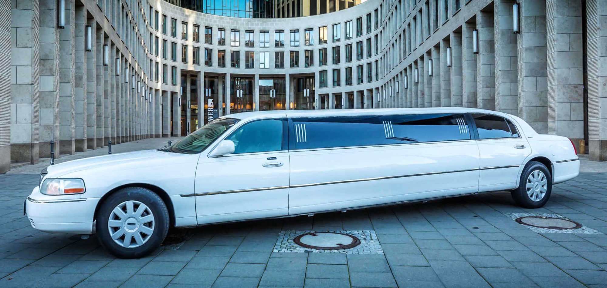 Lincoln Town Car Stretchlimo in Frankfurt / Lincoln Town Car stretch limousine in Frankfurt